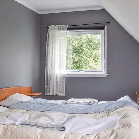 Awesome In W/ Wifi And 4 Bedrooms Mosterhamn